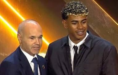 足球战术的新趋势：全能化