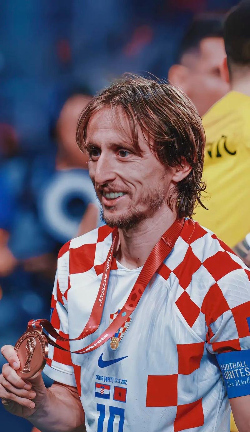 DO：圣徒拒绝埃弗顿对迪布林4000万报价，还价5000万+25%分成